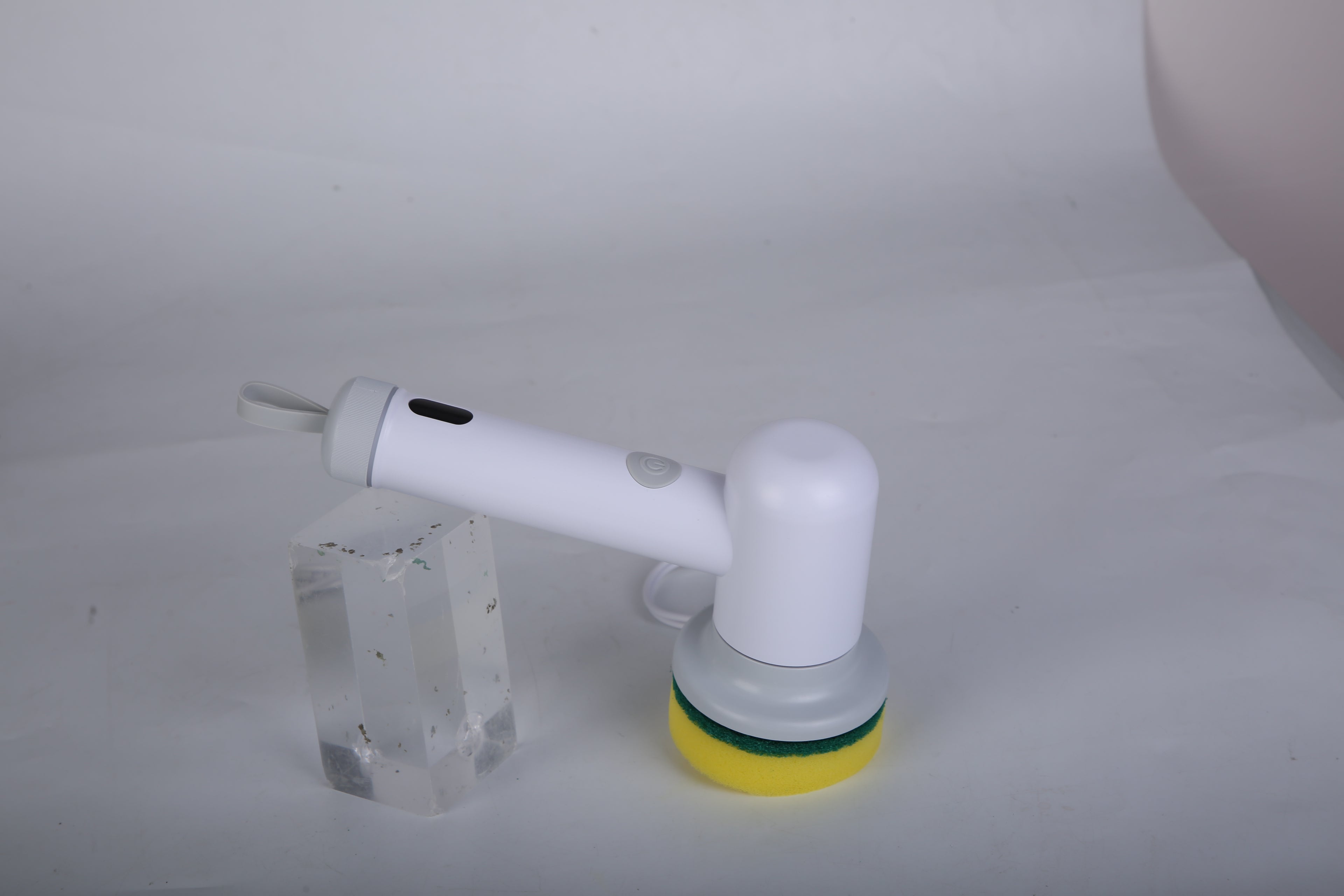 Le Monde Tech Electric Cleaning Brush Rechargeable White