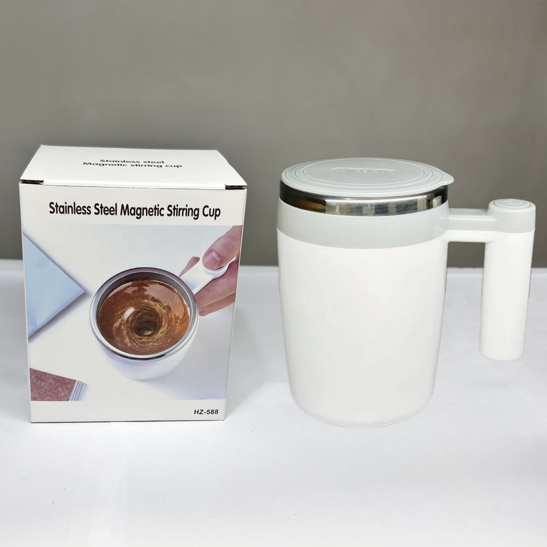 Le Monde Tech white stainless steel magnetic stirring vitamix blending cup with handle and lid